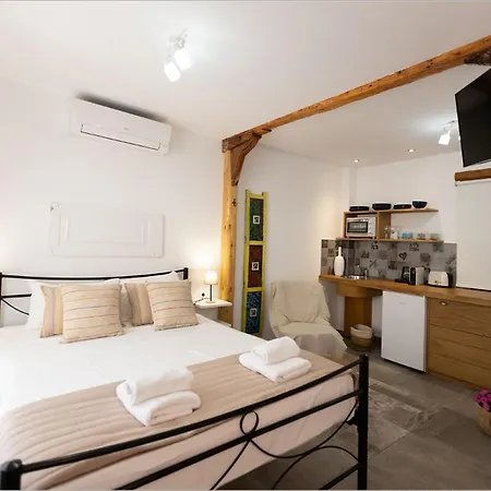 Ziv Boutique Town Square Lefkada City