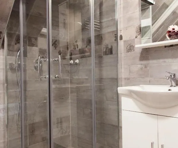 Ziv Boutique Town Square