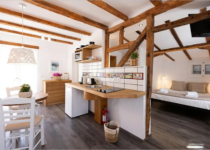 Ziv Boutique Town Square Lefkada City