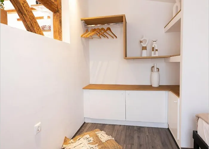 Ziv Boutique Town Square