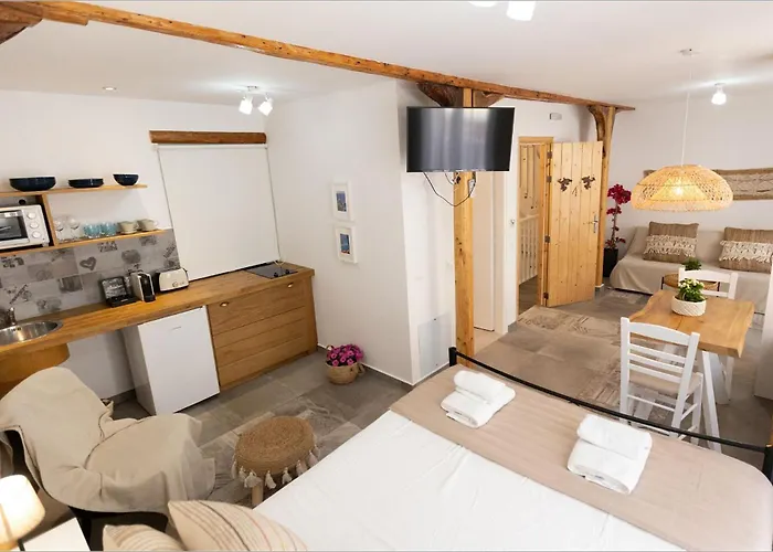 Ziv Boutique Town Square Lefkada City