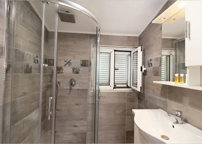 Ziv Boutique Town Square