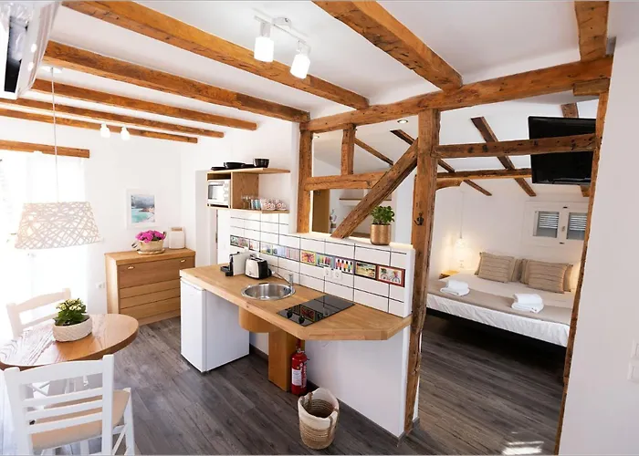 Ziv Boutique Town Square Lefkada City