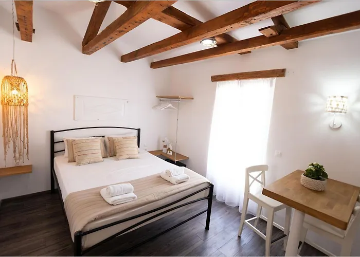 Ziv Boutique Town Square Lefkada City