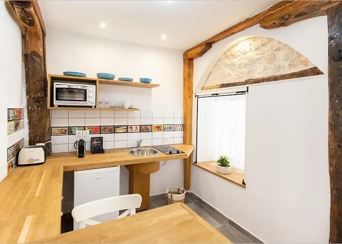 Ziv Boutique Town Square