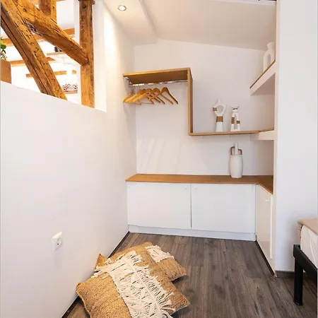 Ziv Boutique Town Square