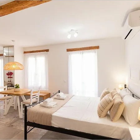 Ziv Boutique Town Square