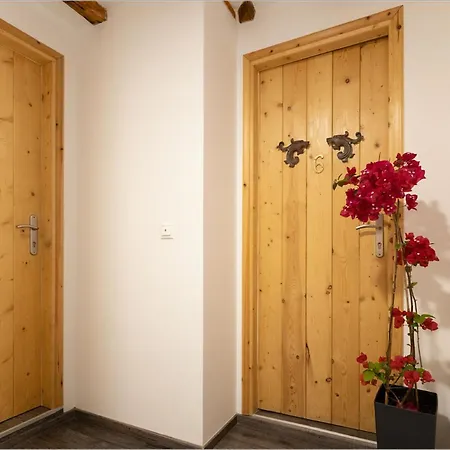 Ziv Boutique Town Square Lefkáda