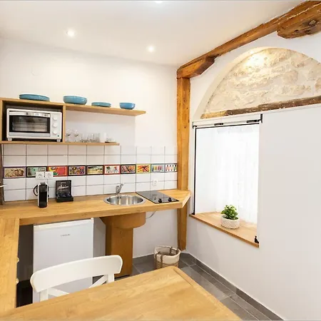 Ziv Boutique Town Square