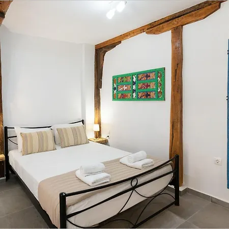 Ziv Boutique Town Square